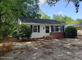 214 W 3rd Ave, Chadbourn, NC 28431