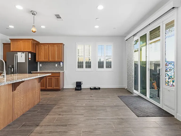 355 Marigold Dr — Photo 13