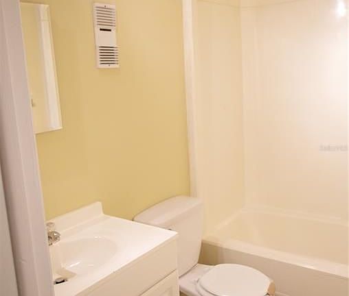 4th image of 14416 Reuter Strasse Cir #201