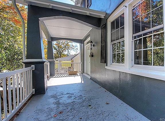 5th image of 304 W 27th St