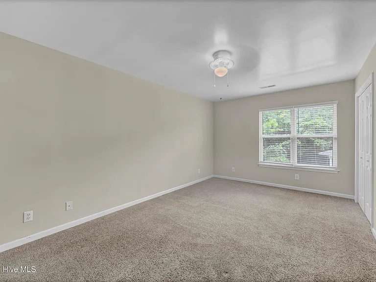 3234 Belmont Cir — Photo 15