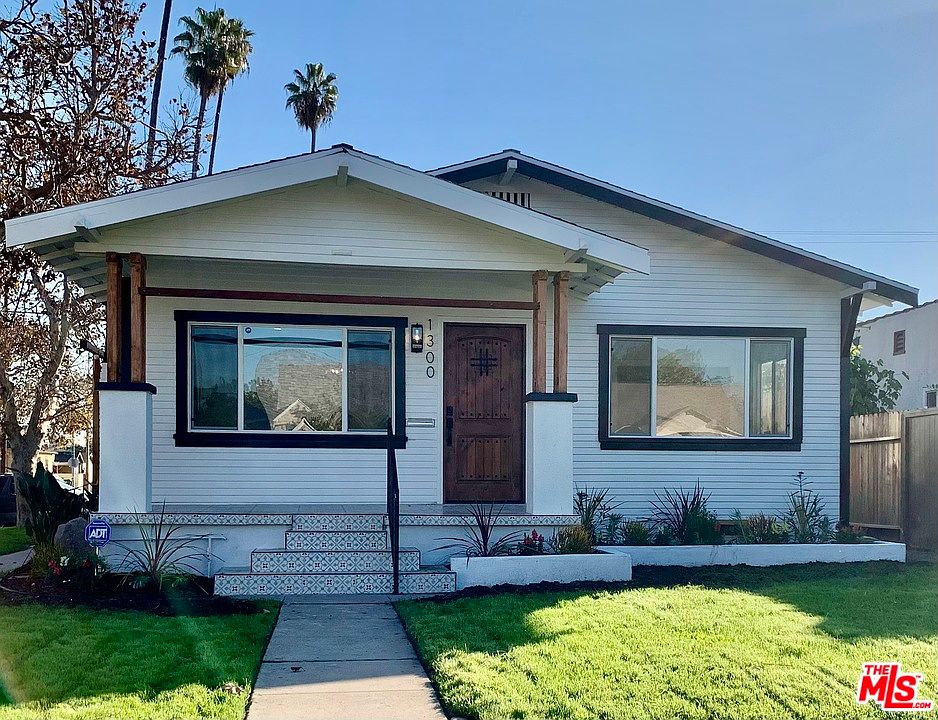 1st image of 1300 W 69th St