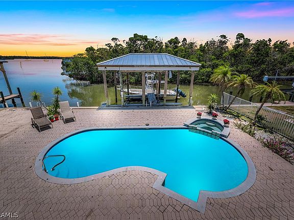 2nd image of 270 Tropical Shores Way