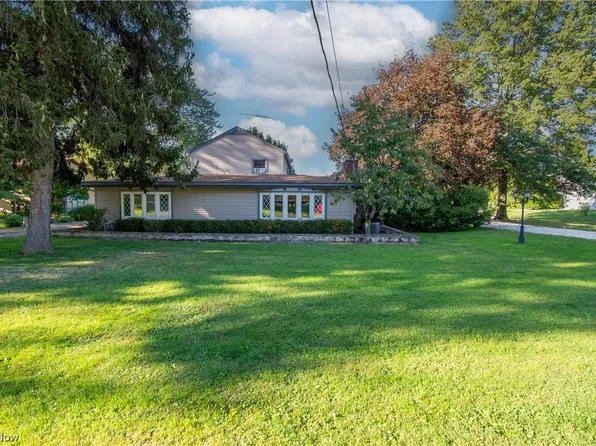3695 Bradley Brownlee Rd, Cortland, OH 44410