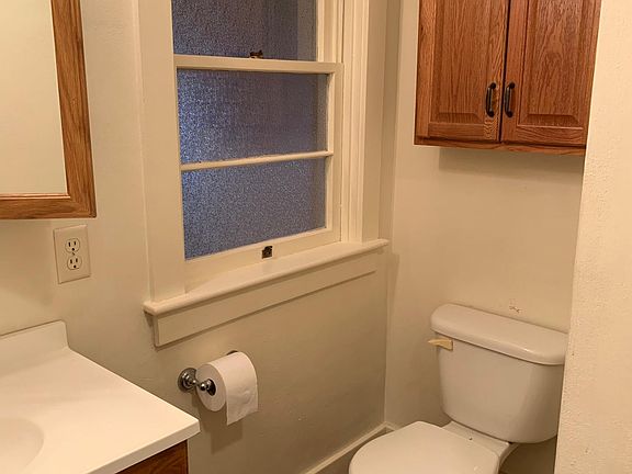 5th image of 213 E King St #2W