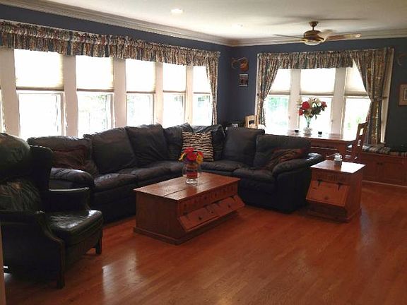 4th image of 915 Oakwood Ave