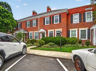 2906 S Buchanan St, Arlington, VA 22206