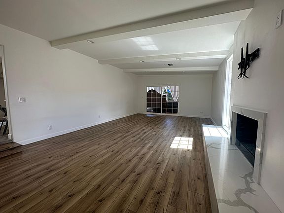 4th image of 7934 Broadleaf Ave
