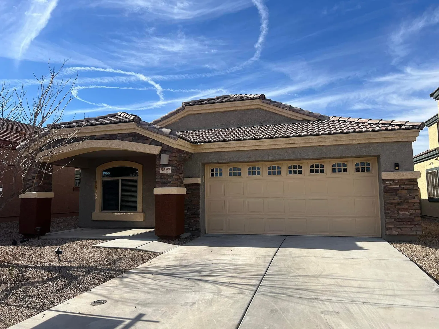 4 bed, 1850 sqft, $2,300 — Photo 2
