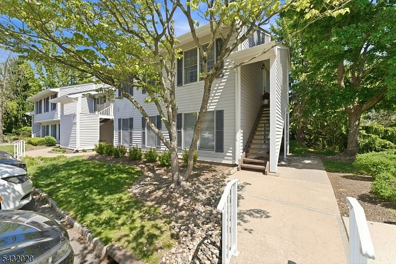 1st image of 286 Kingbird Ct