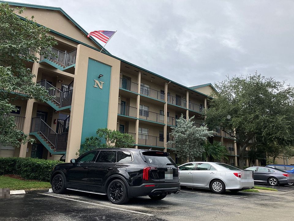 2nd image of 12500 SW 6th St APT 309