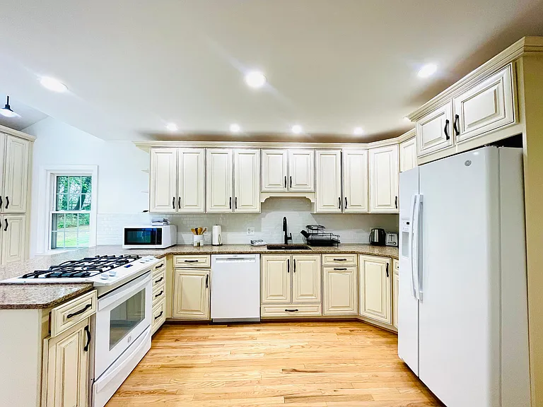 60 Devon Rd — Photo 17