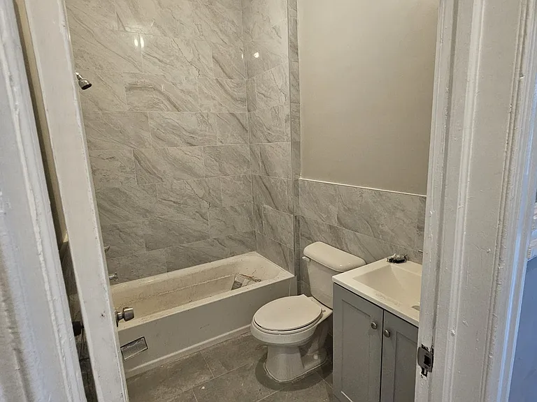 265 Ellis Ave #6C — Photo 3