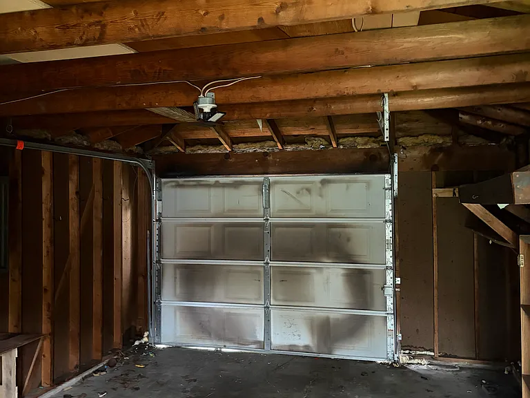 223 Van Buren Ave — Photo 16