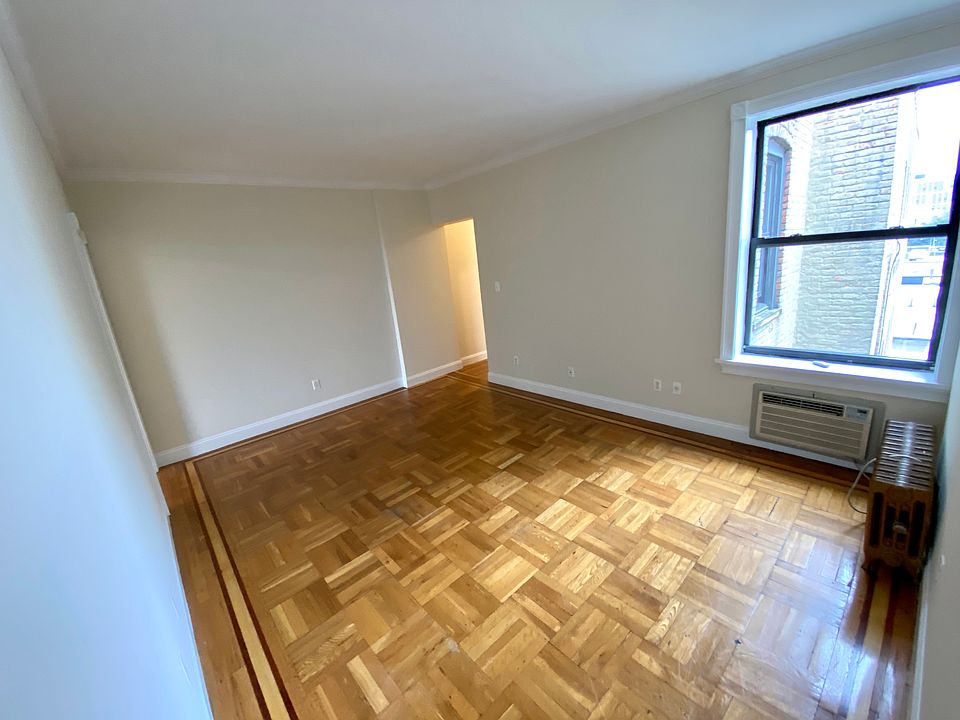 1st image of 3426 41st St APT 3F
