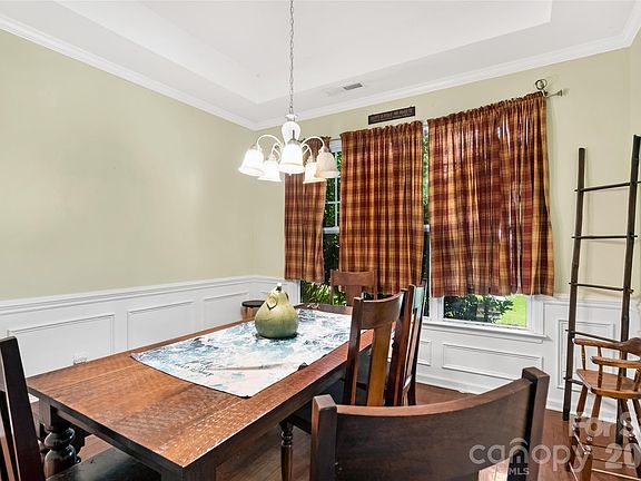 5th image of 4628 Bonroi Ave