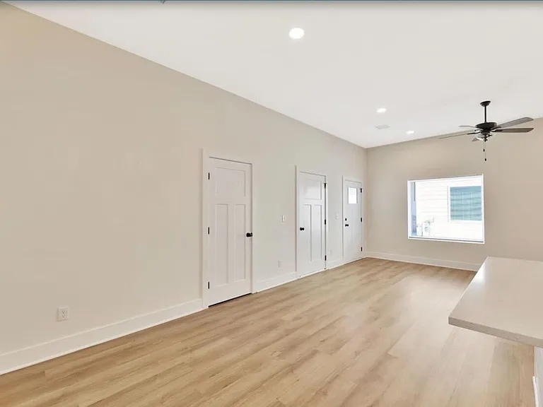 16824 W Kashmir St — Photo 10
