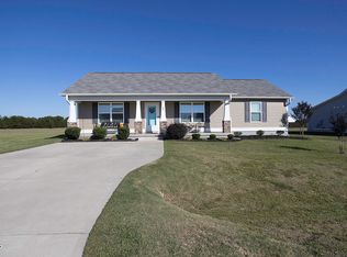 60 Falling Leaf Ln, Benson, NC 27504