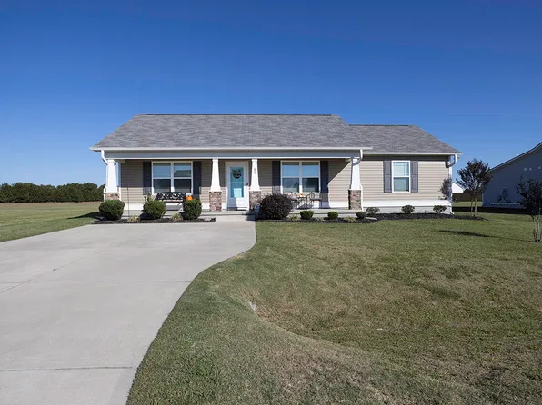 60 Falling Leaf Ln, Benson, NC 27504