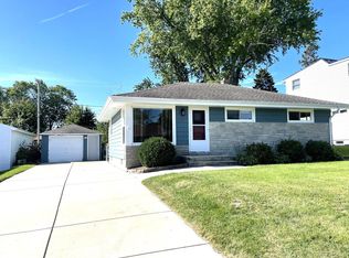 707 Lakeview AVENUE, South Milwaukee, WI 53172