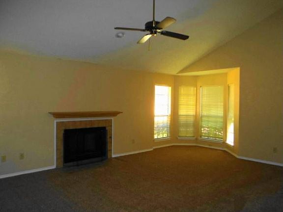 3rd image of 1721 W Plano Pkwy Ste 101