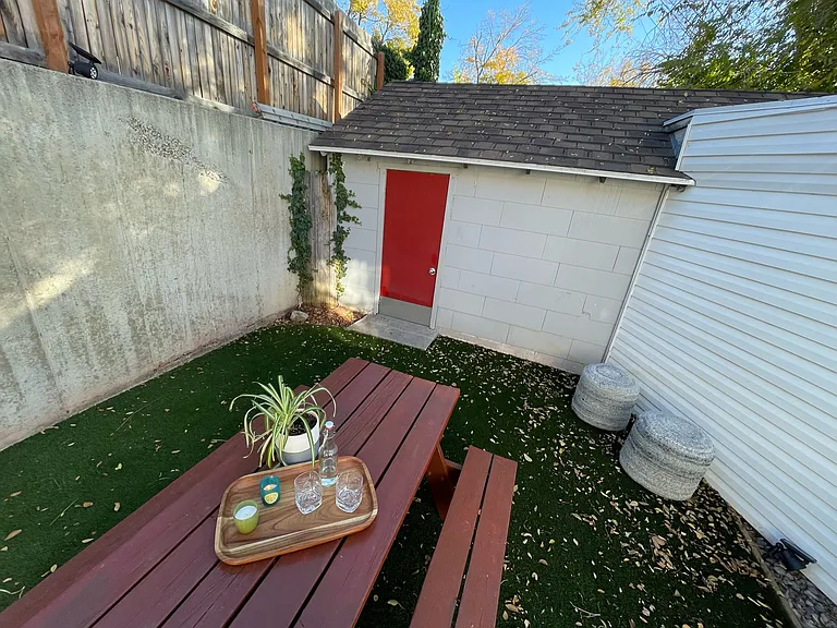 1128 E 3rd Ave #B — Photo 2