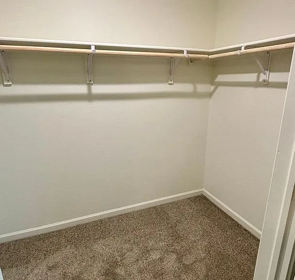 Cottonwood Creek Apartments — Photo 21