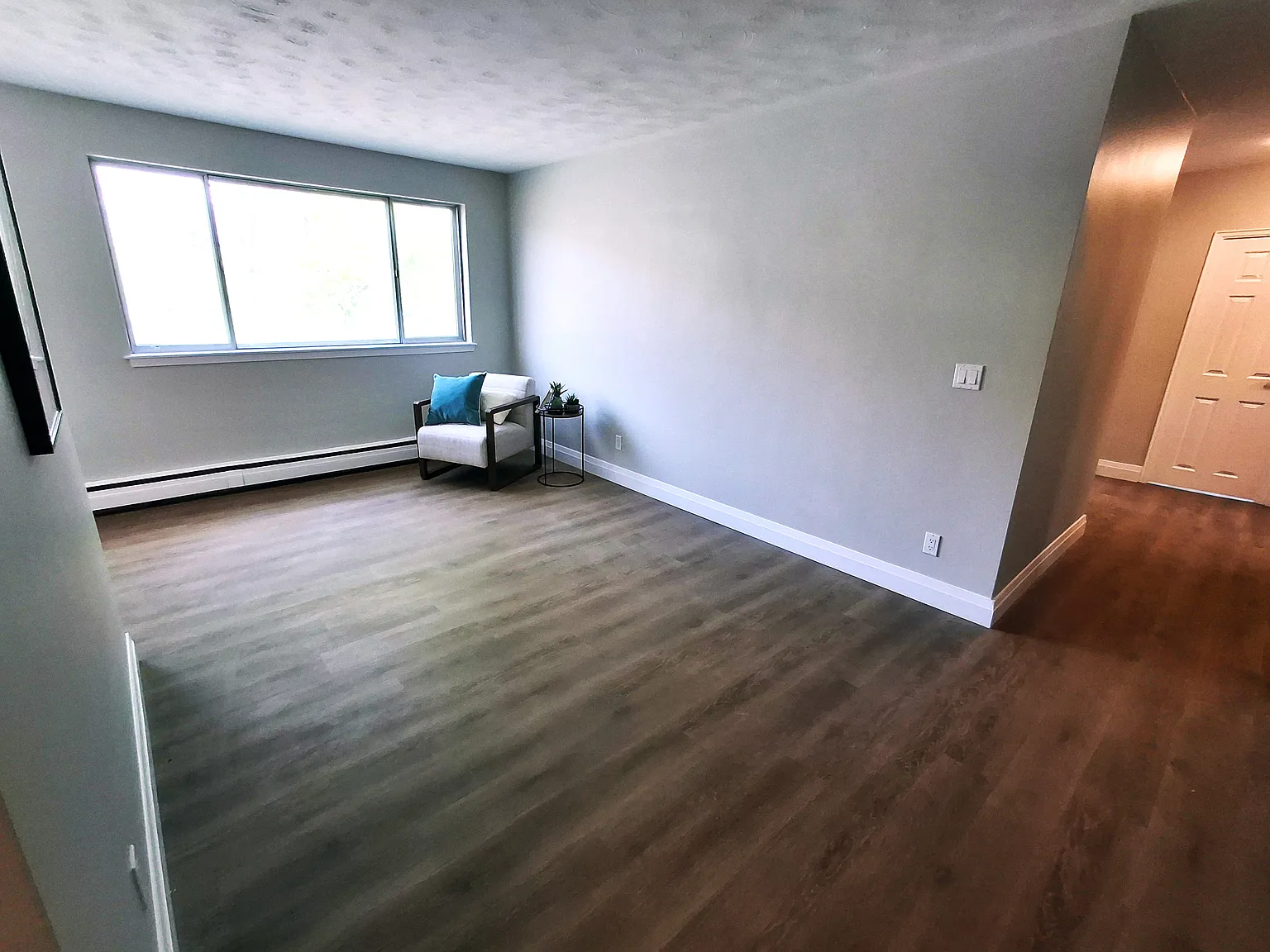 Crimson Place Apartments - Choose your rent level - Call for details - Heat, water — Photo 3