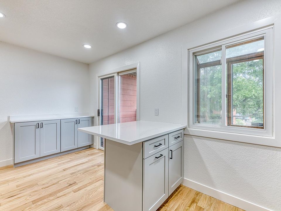 Kitchen island with breakfast bar