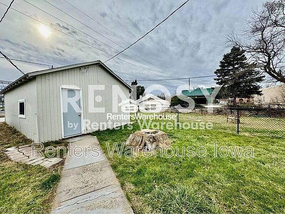 3rd image of 703 Prairie St