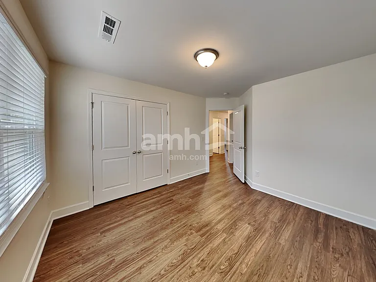 5068 Trailwater Dr — Photo 12