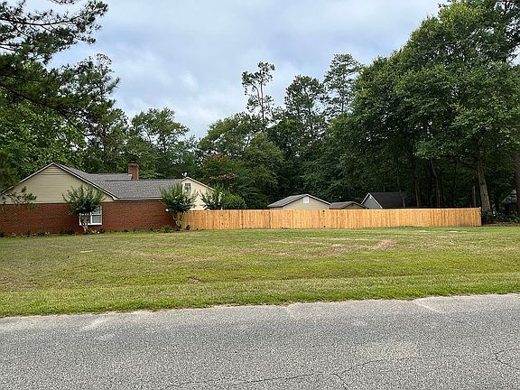 5th image of 4900 Meadowood Cir