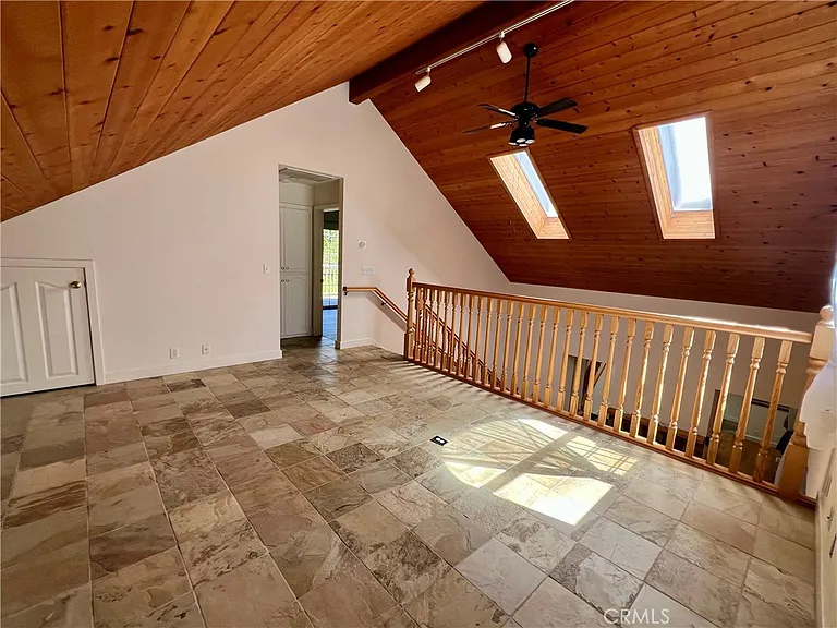 1530 Emerson Rd — Photo 32