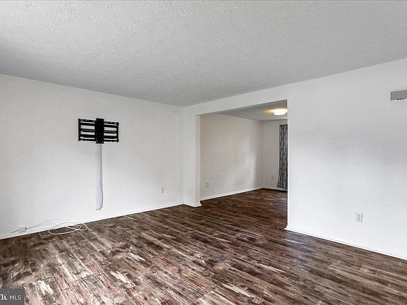 5th image of 304 Appletree Dr NE