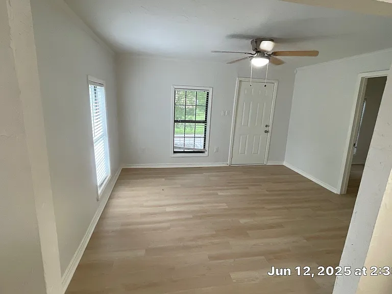 3404 Moulton St — Photo 6