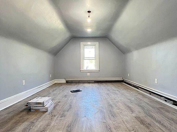 5th image of 895 E 37th St #4A
