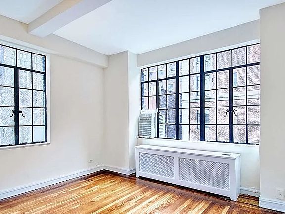 5th image of 320 E 42nd St #8188