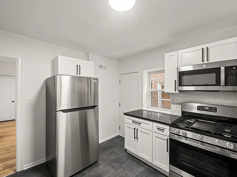 4428 Sherwood Rd — Photo 9
