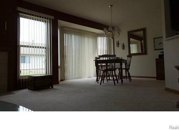 5th image of 17885 Cottonwood Dr