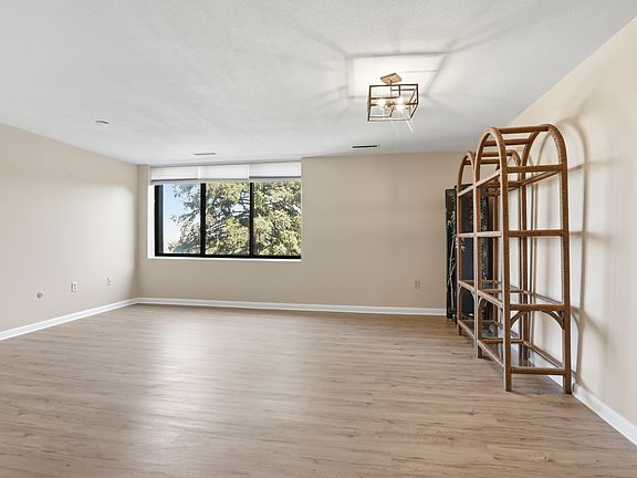 5th image of 1008 Paradise Rd #4PK