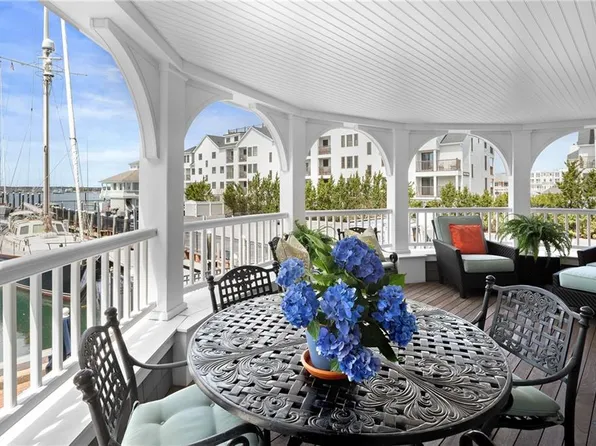24 Brown And Howard Wharf Unit 302, Newport, RI 02840