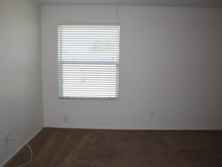 4240 W Hatcher Rd — Photo 27