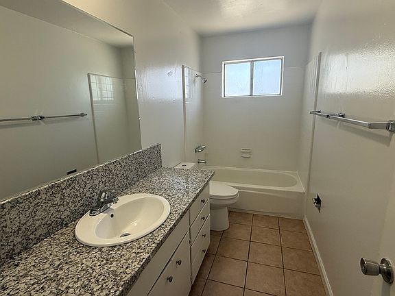 4th image of 522 S Fair Oaks Ave APT 4
