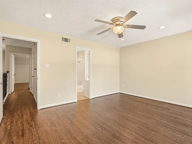 496 N Post Oak Ln #496 — Photo 20