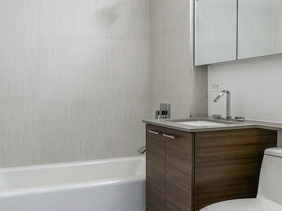 5th image of 240 E 86th St APT 9I