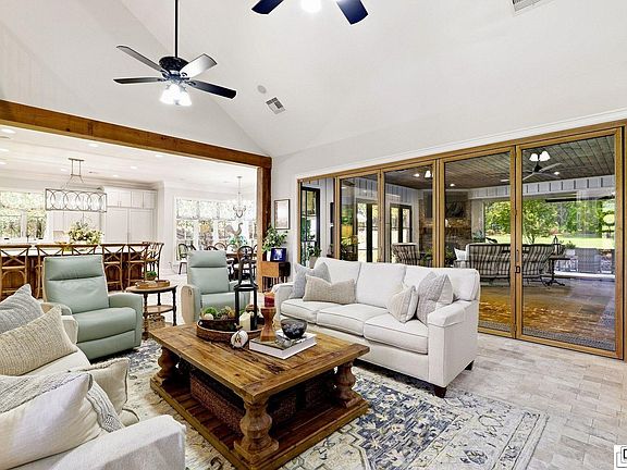 3rd image of 507 Loblolly Ln