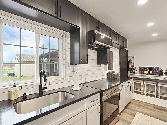 4th image of 2948 E Woodbridge Rd