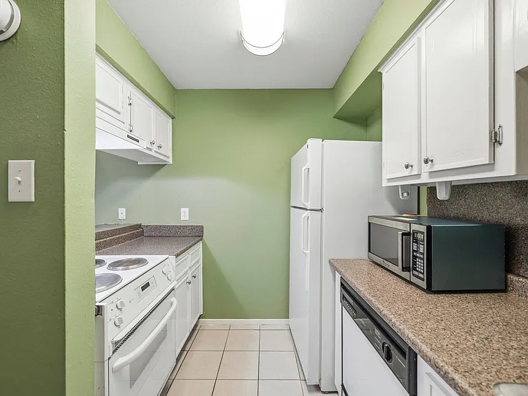 3131 Cummins St #80 — Photo 10