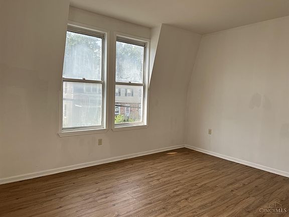 5th image of 314 E Ross Ave