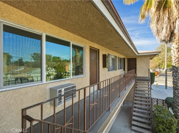 22862 15th St, Newhall, CA 91321